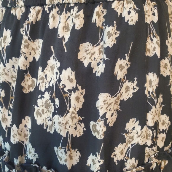 Gorgeous Floral Tiered Maxi Dress-NWT - Picture 5 of 10
